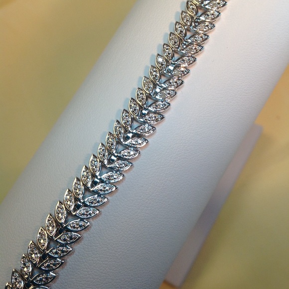 Genuine Diamond Accent -   ( 0.10cts) Bracelet - Picture 5 of 8